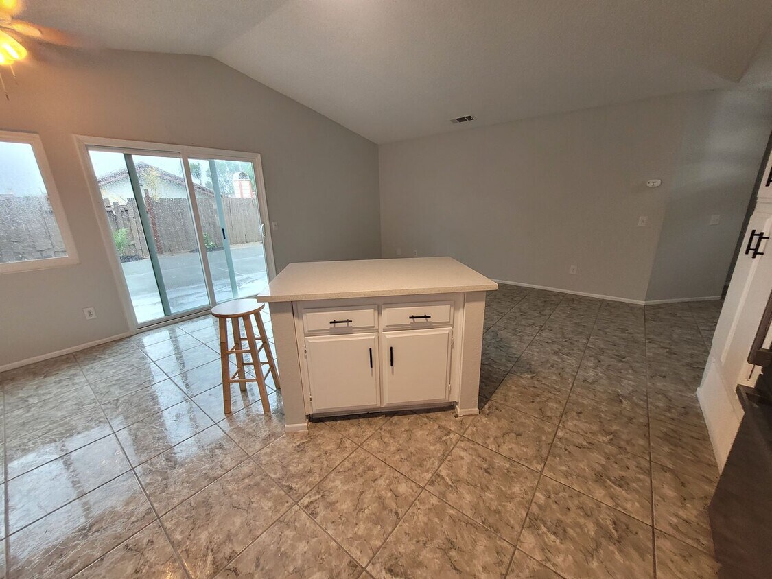 Beautiful house available now House Rental in Perris, CA