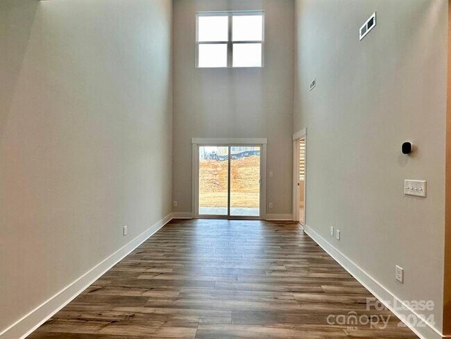 Building Photo - 9446 Munsing Dr