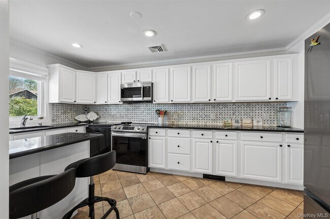 Foto del edificio - 50 Hazelwood Ave