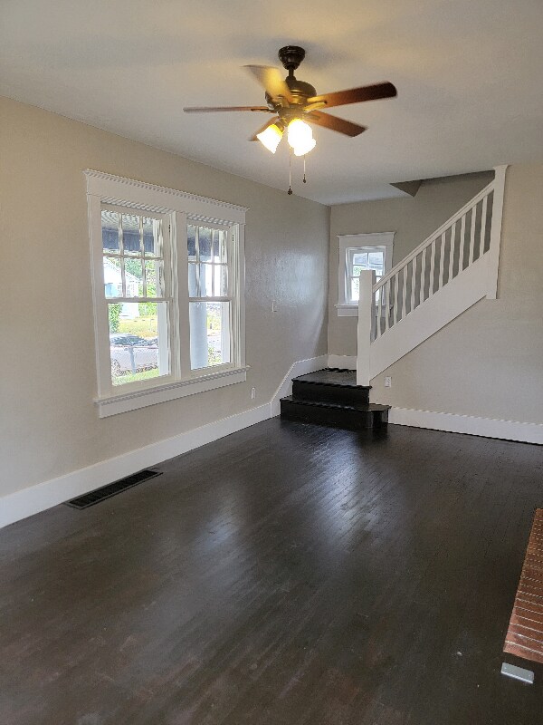 Foto del edificio - 2112 Ravenwood Ave