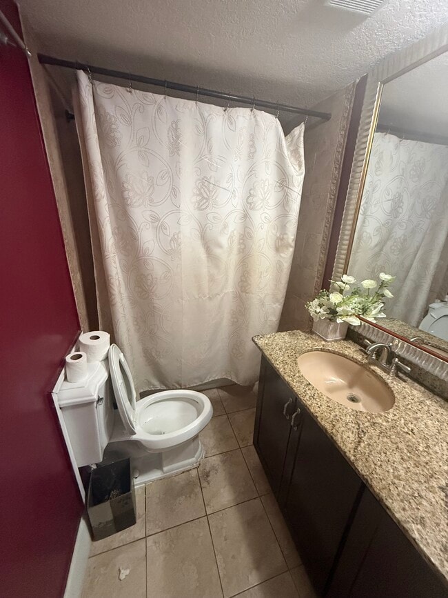 Building Photo - 7821 Hope St