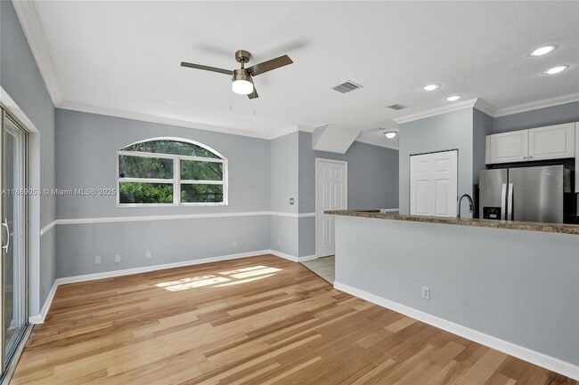 Foto del edificio - 3128 Coral Ridge Dr