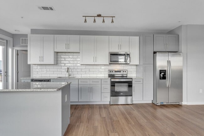 Building Photo - RISE Doro