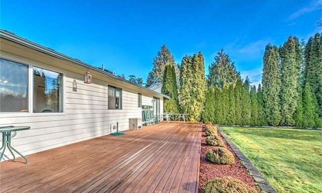 Building Photo - Charming 3 Bed 2 Bath Rambler!