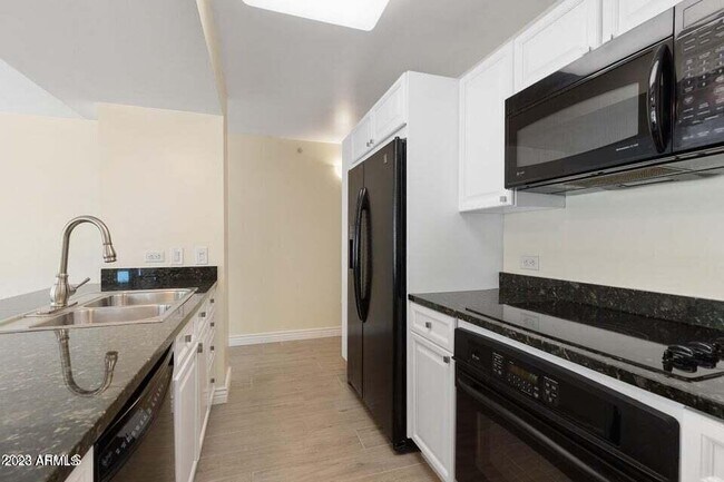 Foto del edificio - 4808 N 24th St