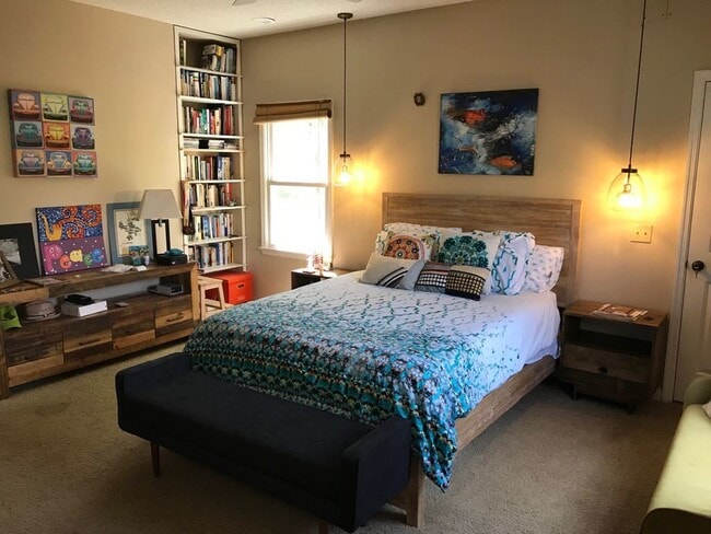 Foto del edificio - 380 Butternut Dr