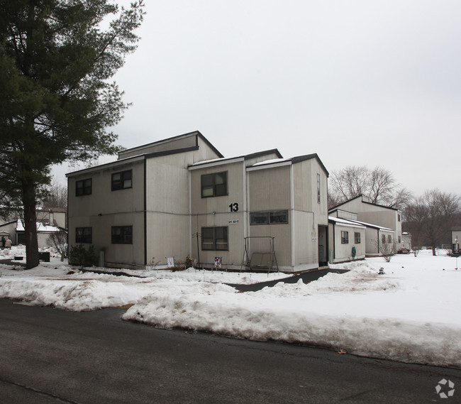 Building Photo - Seven Greens Apartments
