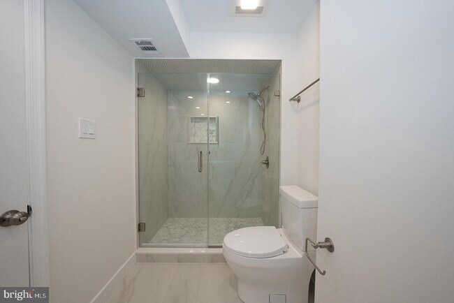 Foto del edificio - 1740 Oakwood Terrace