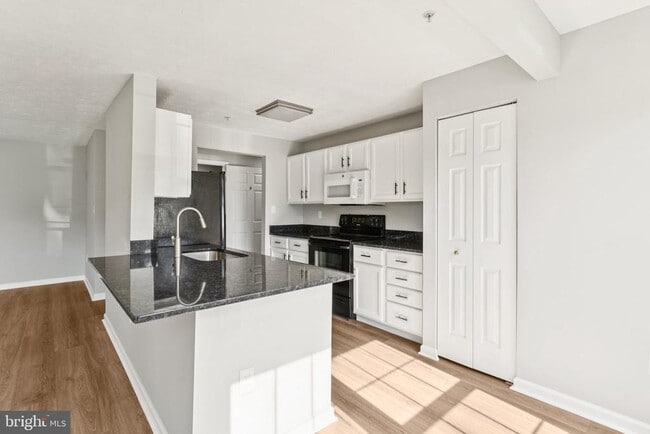 Building Photo - 699 Winding Stream Way