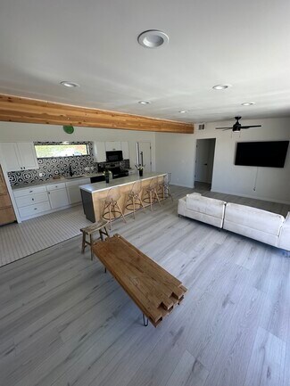 Building Photo - 2210 Santa Clara Dr