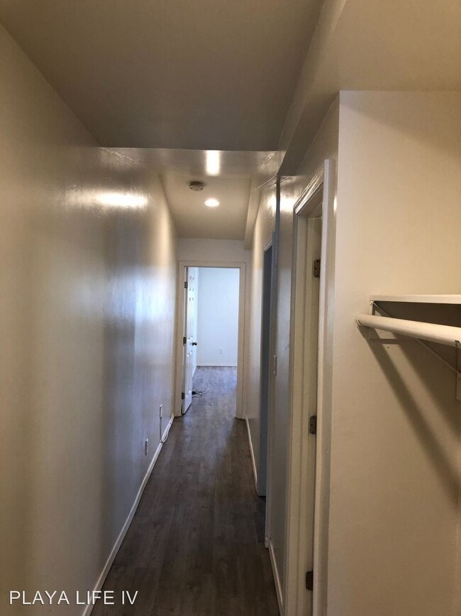 Building Photo - 6 br, 4 bath Room For Rent - 6647 Del Playa