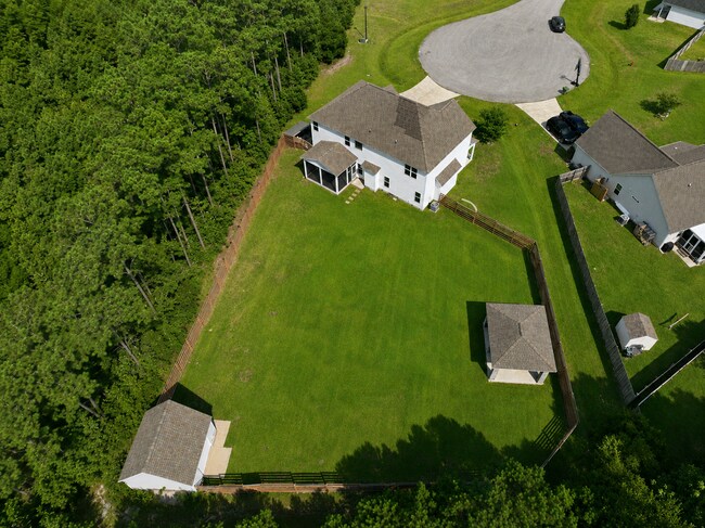 Foto del edificio - 208 Misty Cove Ct