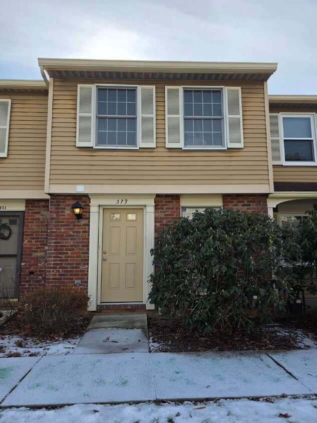 "Charming 2-Bedroom Townhouse Retreat in Venetia" - "Charming 2-Bedroom Townhouse Retreat in Venetia"