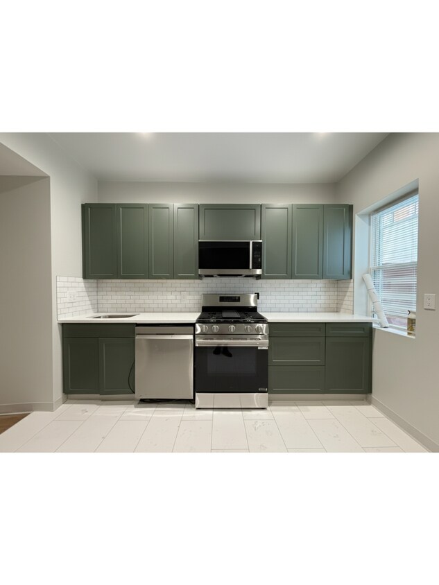 3 bed 2.5 bath townhome - New Renovation - 3 bed 2.5 bath townhome - New Renovation