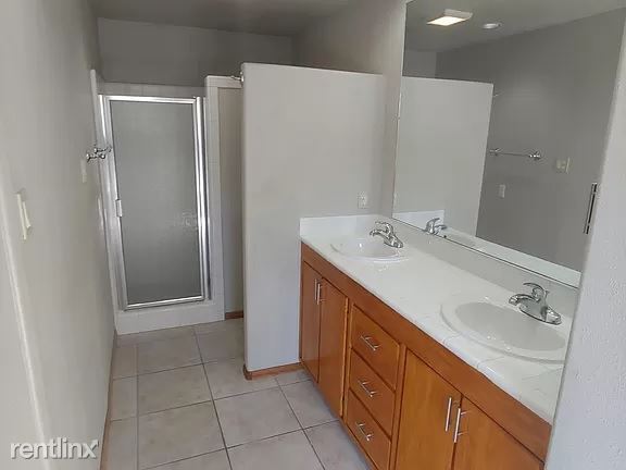 Building Photo - 3 br, 2 bath House - 2242 E Vista Ave