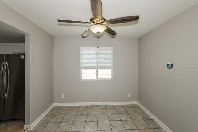 Foto del edificio - 8722 W Vernon Ave