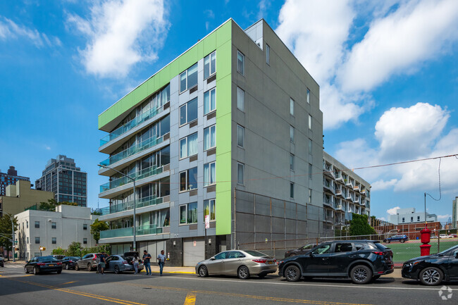 Building Photo - 109 Gold