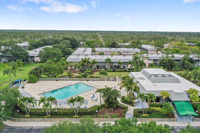 Building Photo - 18081 SE Country Club Dr