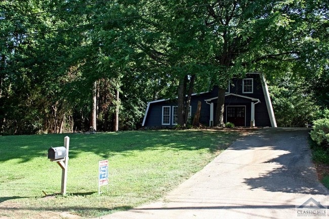 Building Photo - 100 Hidden Hills Ln
