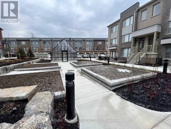 Photo du bâtiment - 1525 Kingston Rd