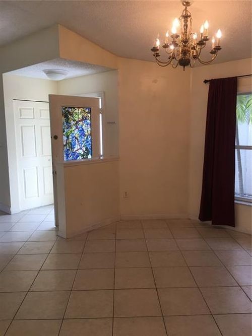 Foto del edificio - 4244 SW 72nd Terrace