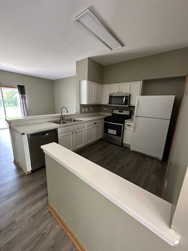 Foto del edificio - 2549 Oak Tree Ln