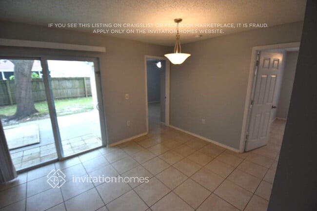 Foto del edificio - 1117 W Knollwood St