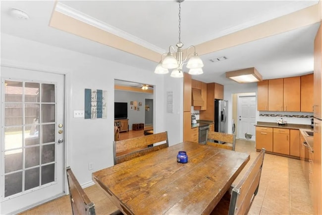 Building Photo - 7141 Cano Ln