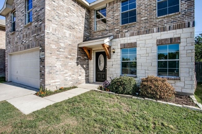 Building Photo - 2225 Splendor Ct