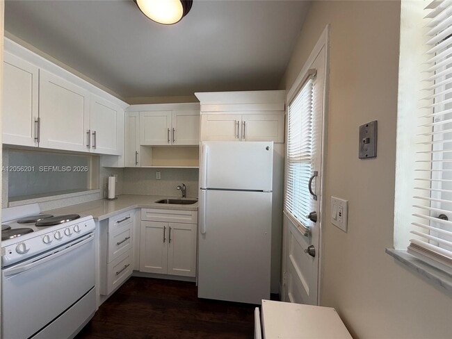 Building Photo - 3020 Marcos Dr