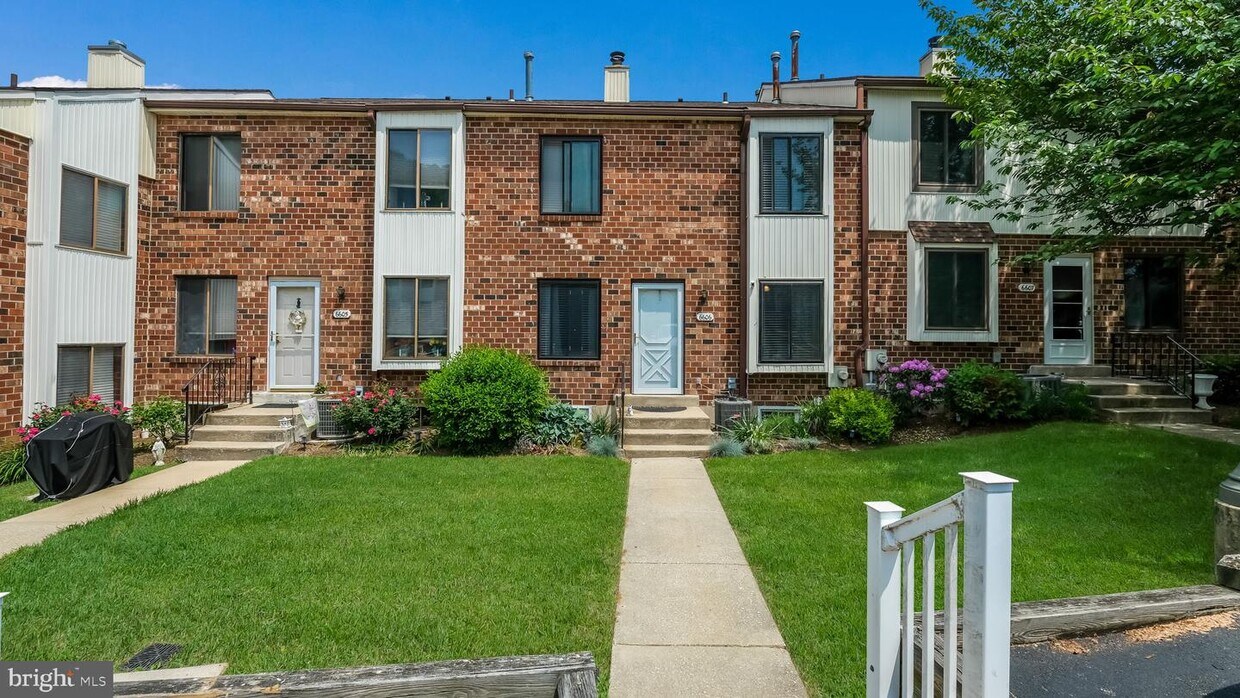 6606 Hilltop Dr, Brookhaven, PA 19015 Townhome Rentals in Brookhaven