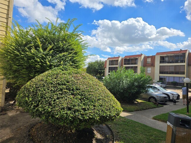 Foto del edificio - 10110 Forum W Dr