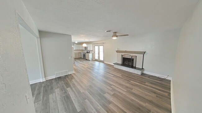 Foto del edificio - 13 NW 58th St
