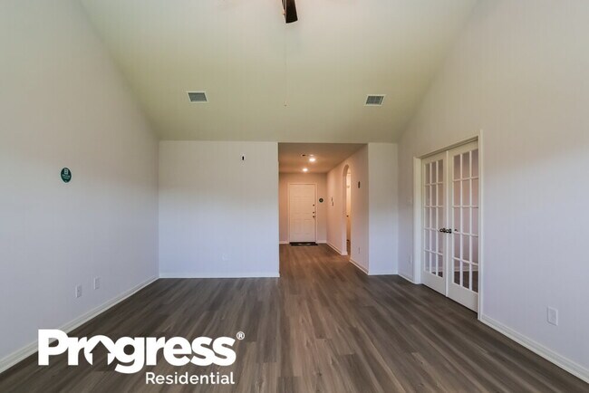 Building Photo - 10471 Red Cardinal Dr NE
