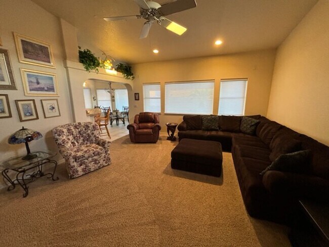Building Photo - Winter Furnished Avail Jan-March 2027