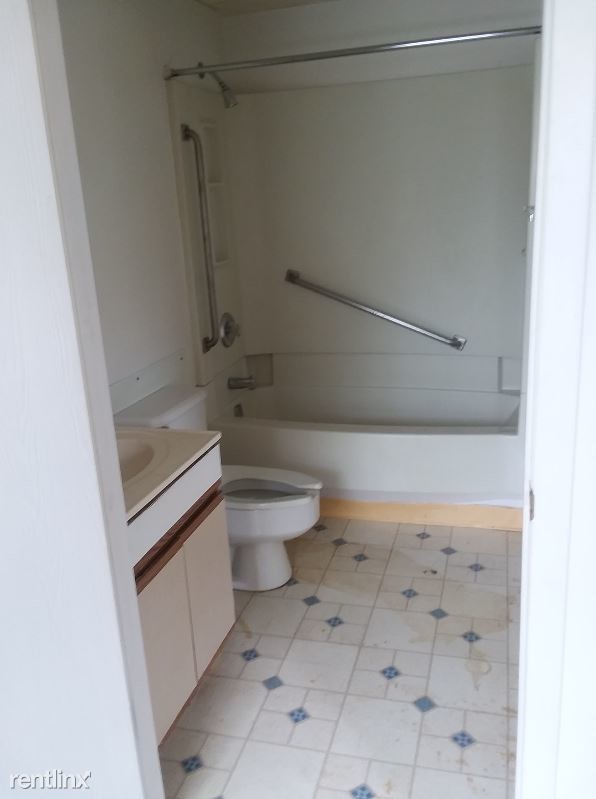 Building Photo - Studio, 1 bath Apartment - 516 E. 6th St.
