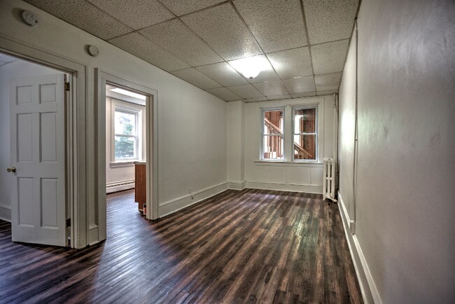 Foto del edificio - 222 E Aurora St