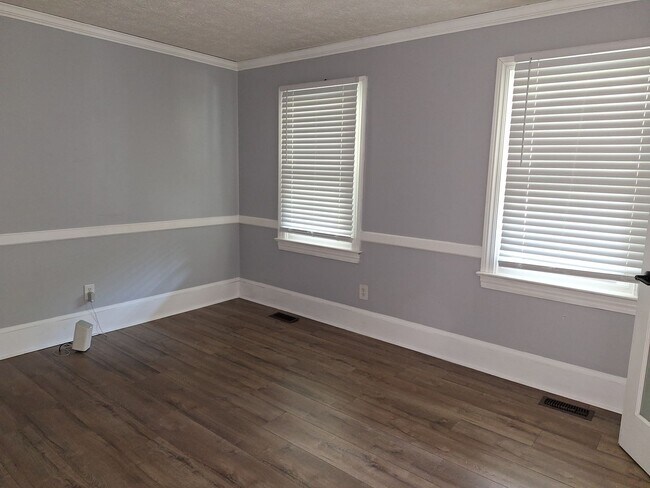 Building Photo - 212 Earle Ct