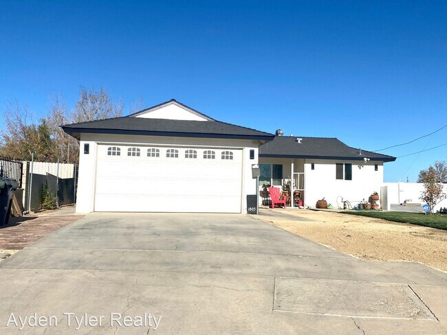 Foto del edificio - 4 br, 3 bath House - 1803 E Ave Q9
