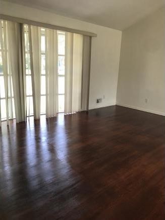 Foto del edificio - 204 Imperial Ct