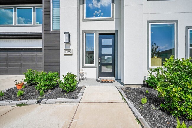 Foto del edificio - 8906 Luddenham Lilac Ln