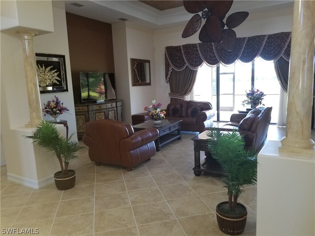 Foto del edificio - 12501 Fairmont Dr