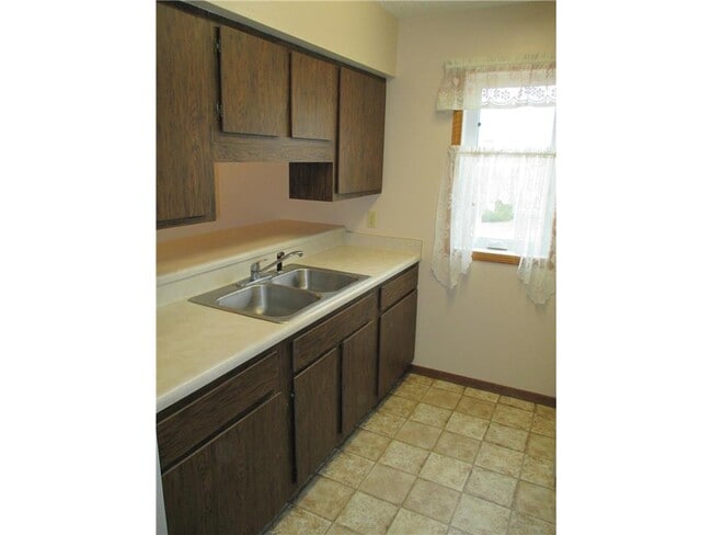 Building Photo - 480 W Main St