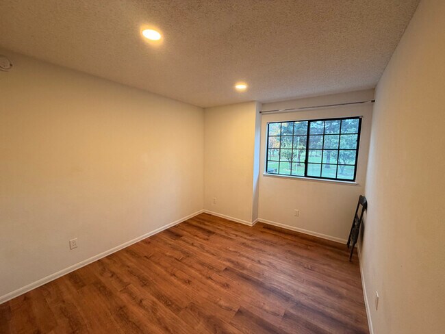 Foto del edificio - 3424 Bridgeford Dr