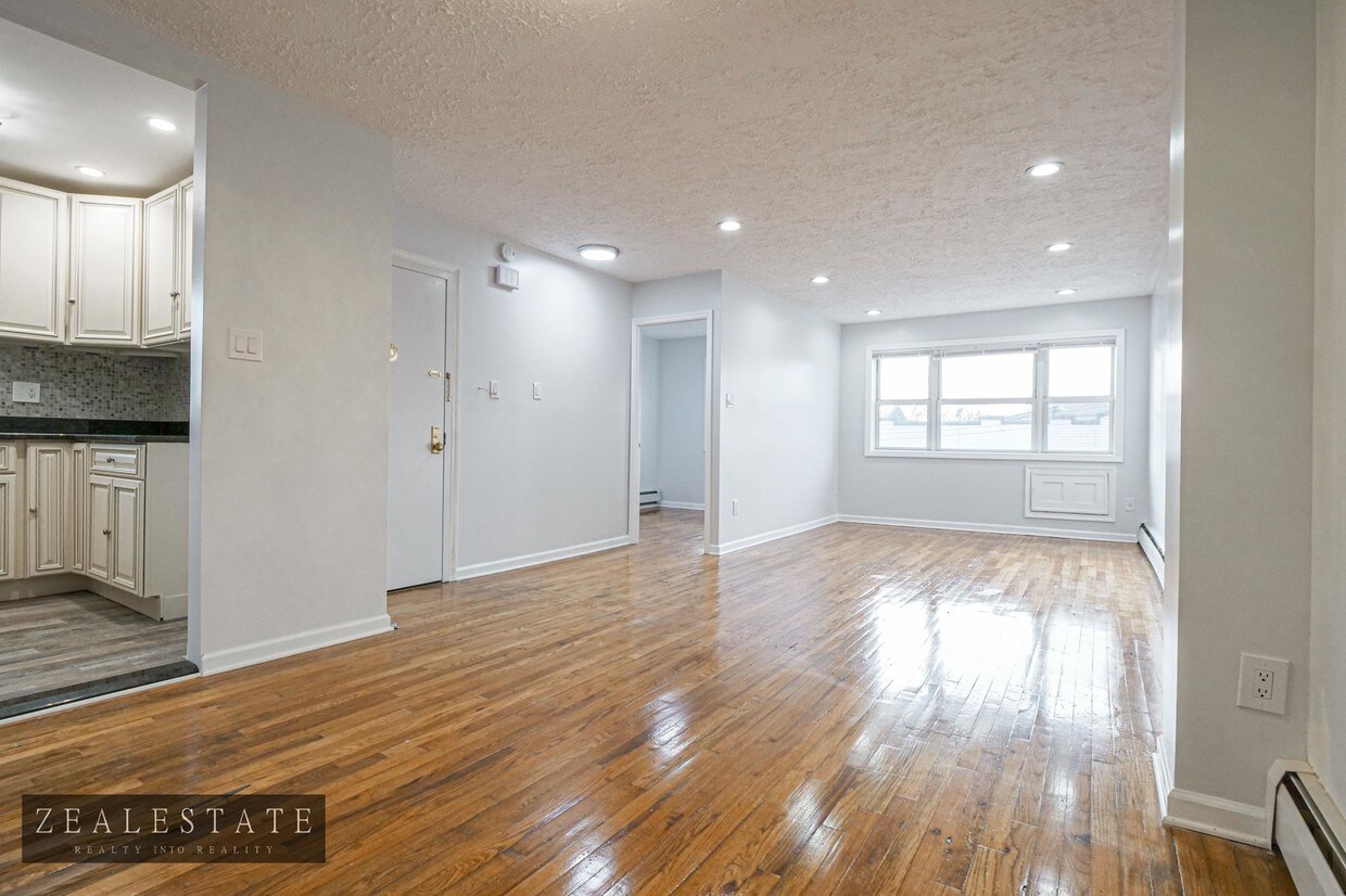 Foto principal - 2581 West 15th Street