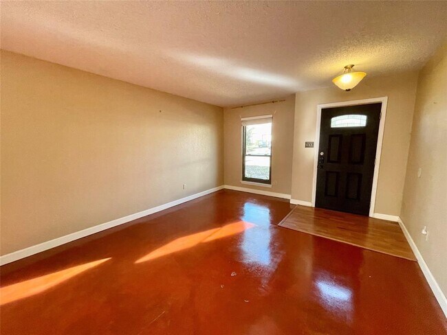 Building Photo - 13209 Vendrell Dr
