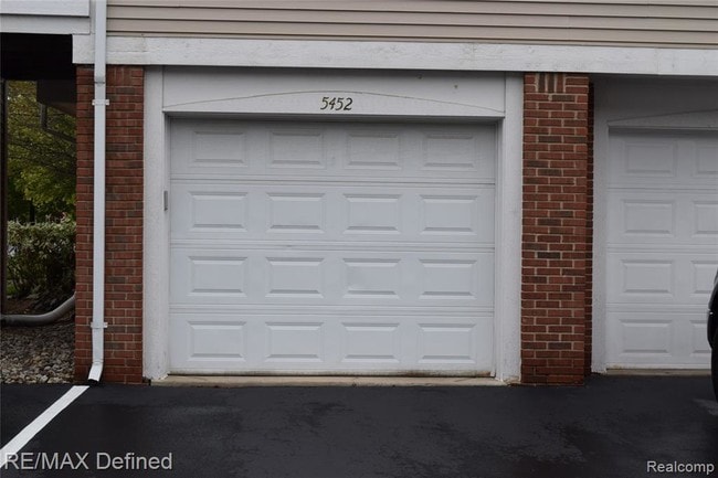 Building Photo - 5452 Pine Aires Dr