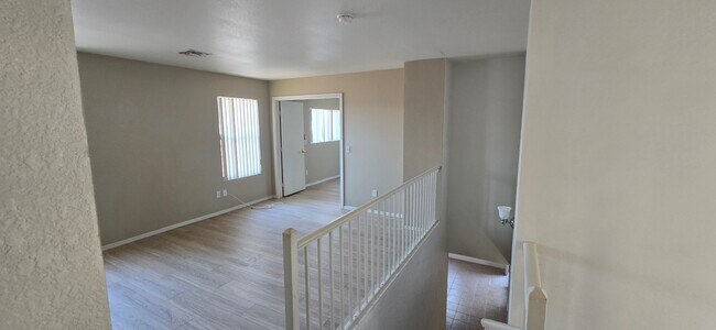 Foto del edificio - 2369 E 35th Ave