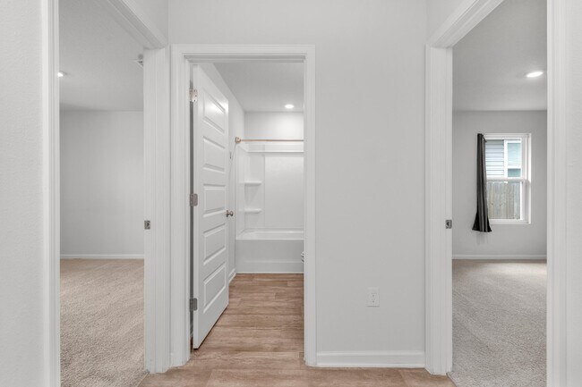 Foto del edificio - 5631 Guinevere Ln