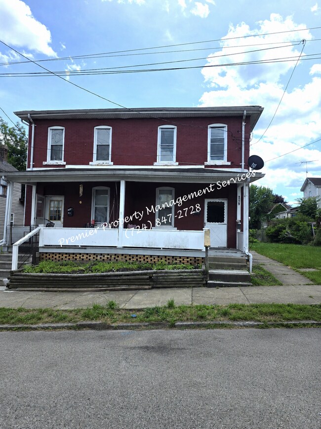 Building Photo - 219 13th St